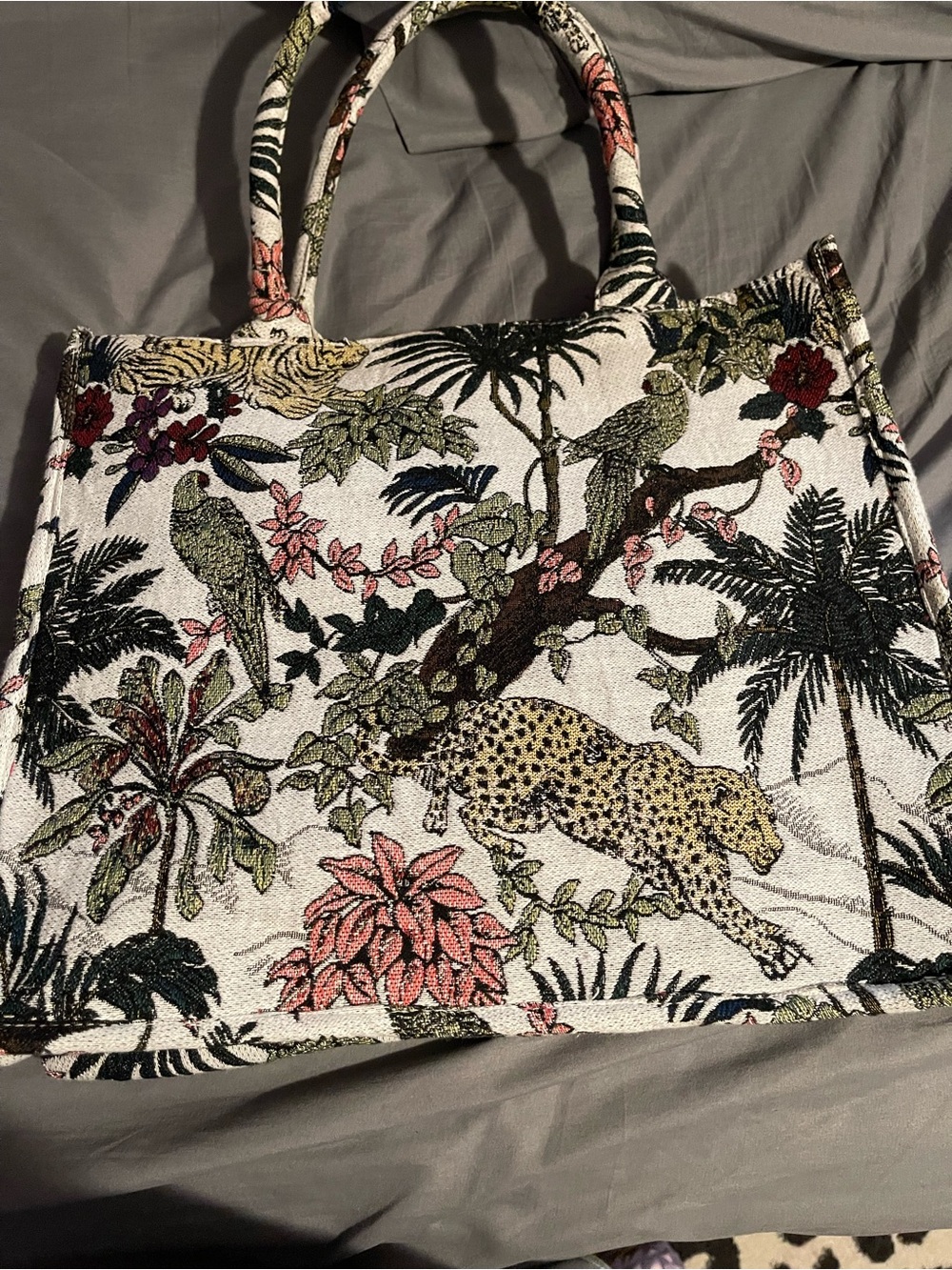 America & Beyond Safari Beaded Tote Bag - - Picture 5 of 6